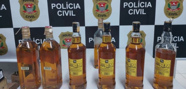  Polícia apreende 500 litros de bebidas e prende três comerciantes em Itupeva